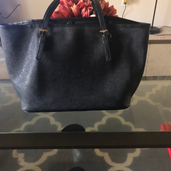 Micheal Kors - Picture 2 of 8